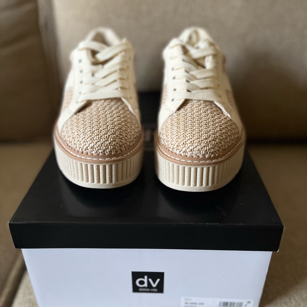 Dolce vita platform sneakers size 6